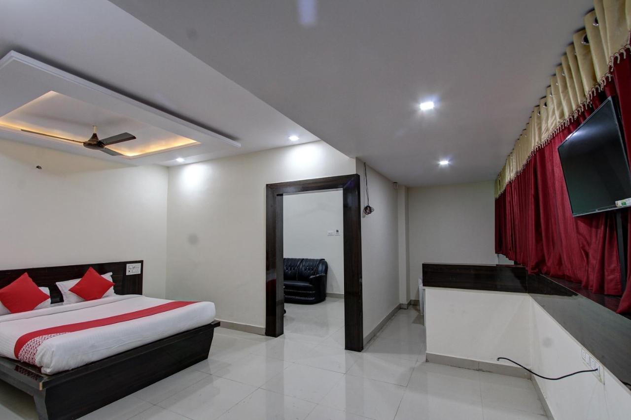 Collection O 38566 Mk Hotel And Lodge Gulbarga Exterior photo