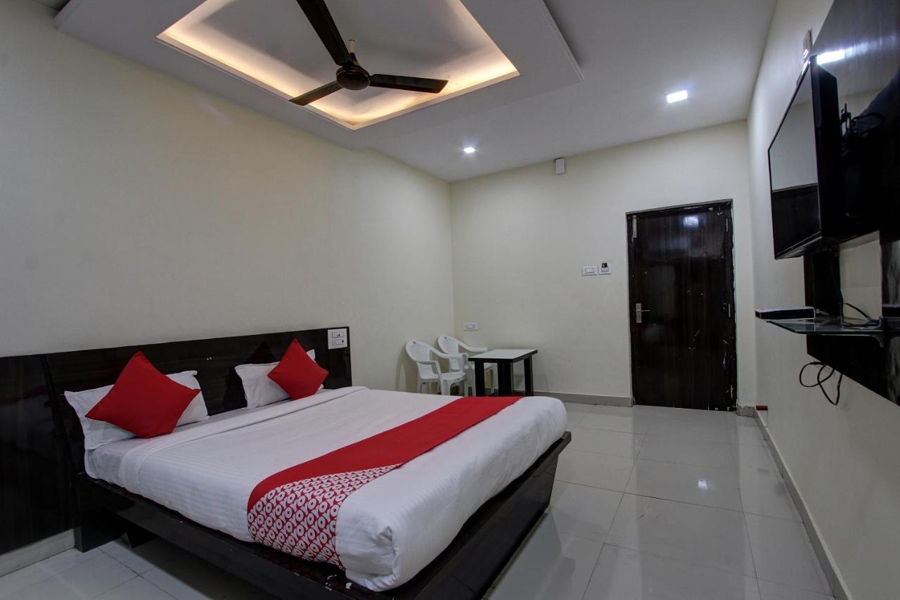 Collection O 38566 Mk Hotel And Lodge Gulbarga Exterior photo
