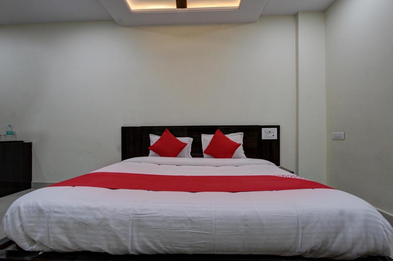 Collection O 38566 Mk Hotel And Lodge Gulbarga Exterior photo